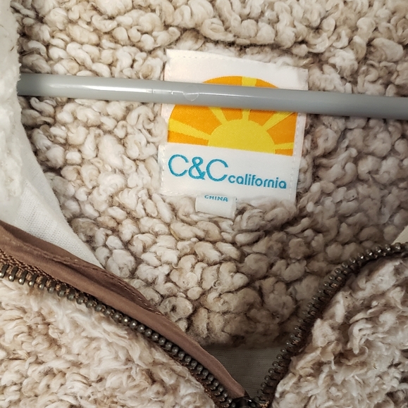 C&C California Brown Teddy Jacket with Stand-Up Collar and Zip-Up Style - Picture 3 of 4